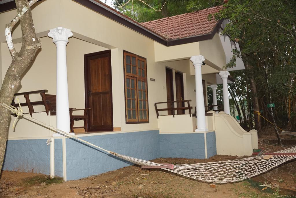 Soma Birds Lagoon Hotel Kotamangalam Ngoại thất bức ảnh